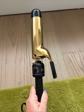 Gold Barrel Women’s Curling Iron - Black Handle